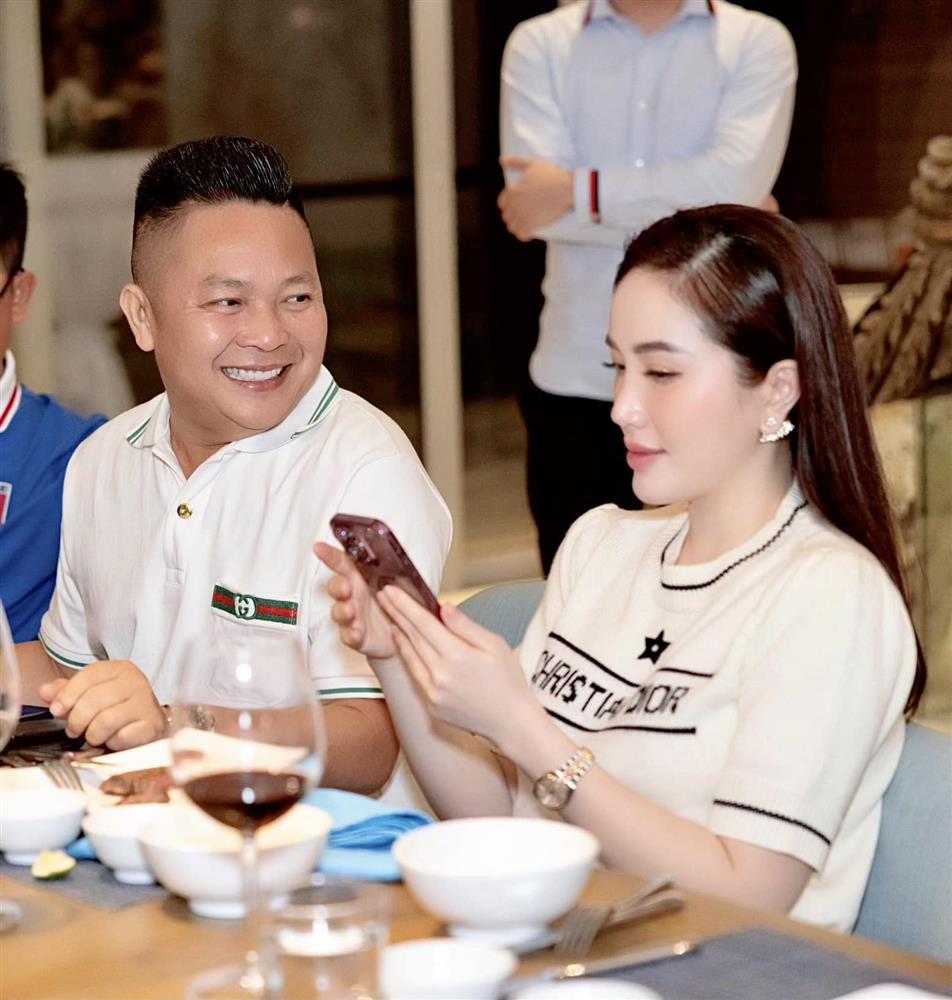 Showbiz Việt ngày 8/1: Vợ cũ Bằng Kiều kể mong ước của mẹ chồng cũ-5