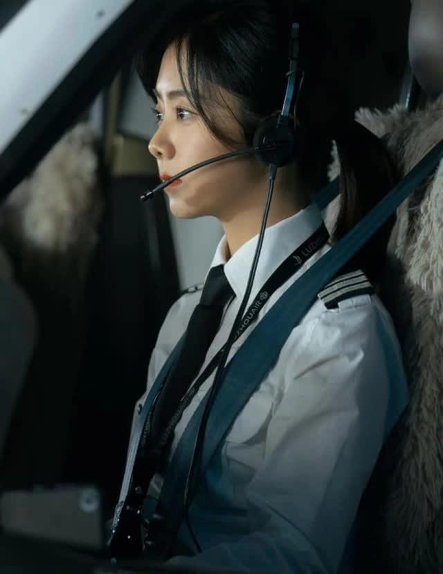 Lưu Diệc Phi - Đàm Tùng Vận vượt mặt dàn mỹ nhân trẻ tuổi-2