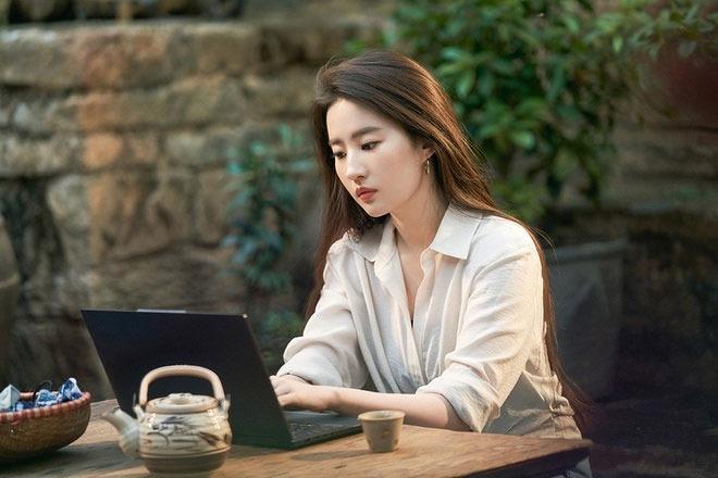 Lưu Diệc Phi - Đàm Tùng Vận vượt mặt dàn mỹ nhân trẻ tuổi-4