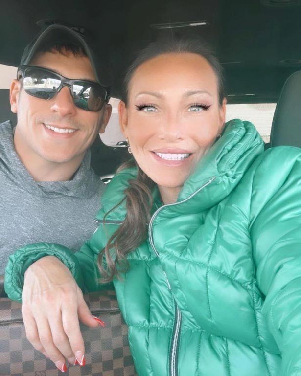 Chàng trai 25 theo đuổi bạn gái U50-2