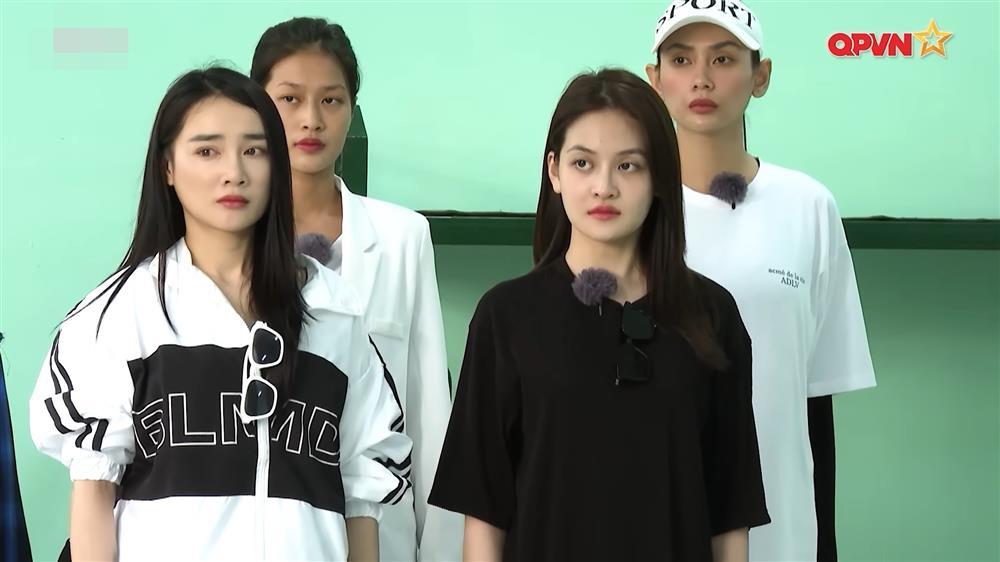 Zoom nhan sắc Nhã Phương, Thiên Ân ngày đầu nhập ngũ-2