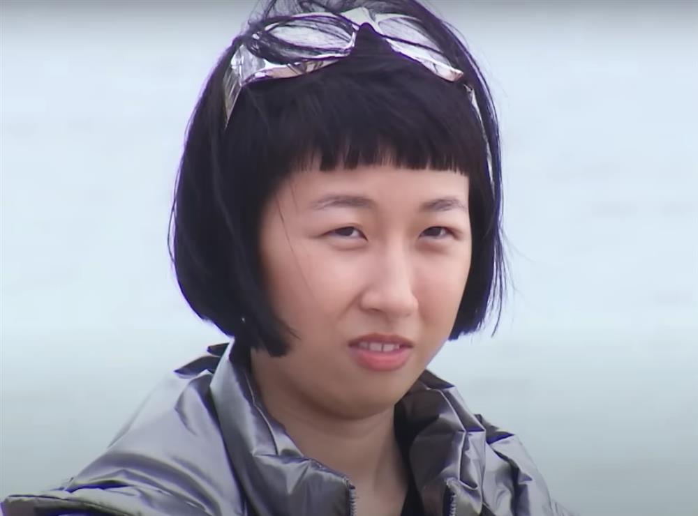 Zoom nhan sắc Nhã Phương, Thiên Ân ngày đầu nhập ngũ-8