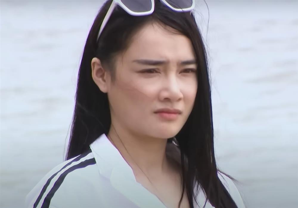 Zoom nhan sắc Nhã Phương, Thiên Ân ngày đầu nhập ngũ-4