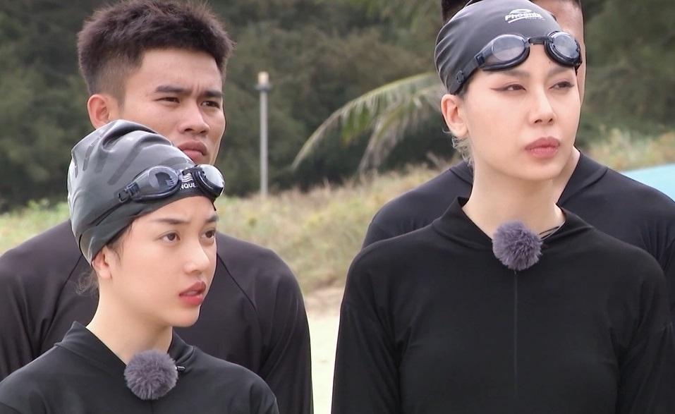 Zoom nhan sắc Nhã Phương, Thiên Ân ngày đầu nhập ngũ-15