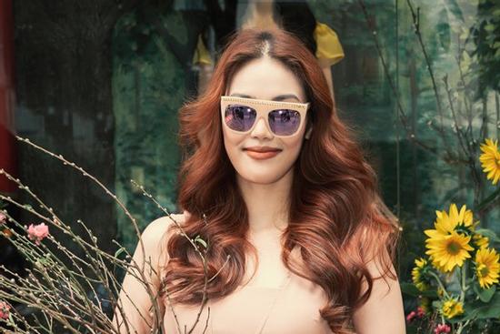 Soi nhan sắc Lan Khuê qua camera thường