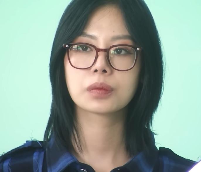 Zoom nhan sắc Nhã Phương, Thiên Ân ngày đầu nhập ngũ-16