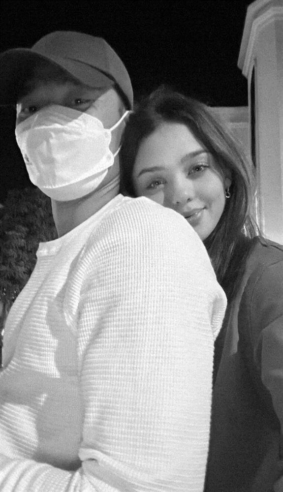 Thủ môn Bùi Tiến Dũng ngậm ngùi xa vợ Tây và quý tử mới sinh-4