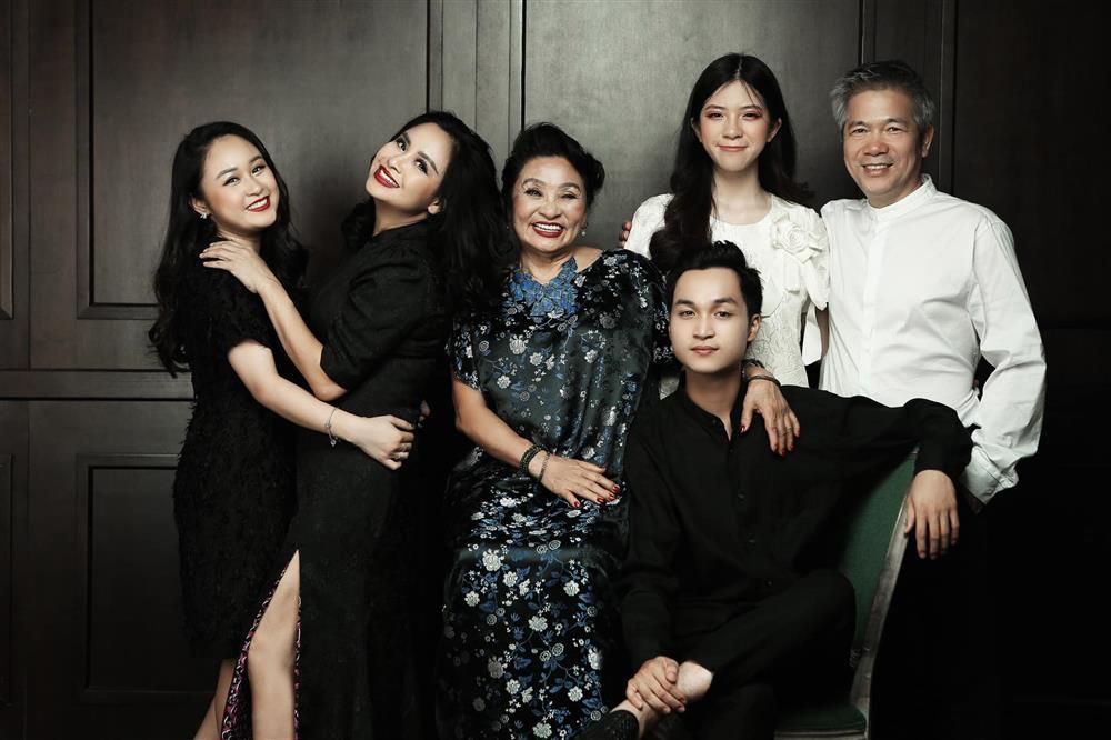 Diva Thanh Lam đẹp nức tiếng vẫn thua xa mẹ thời trẻ-5