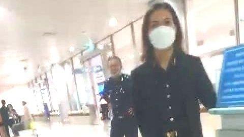 Nhân viên hải quan sân bay Tân Sơn Nhất bị tố vòi tiền khách-2