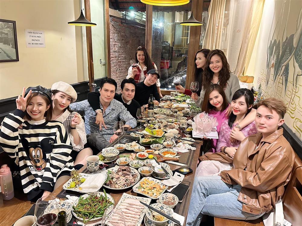 Showbiz Việt ngày 9/1: Tiến Luật công khai giùm Puka - Gin Tuấn Kiệt?-9