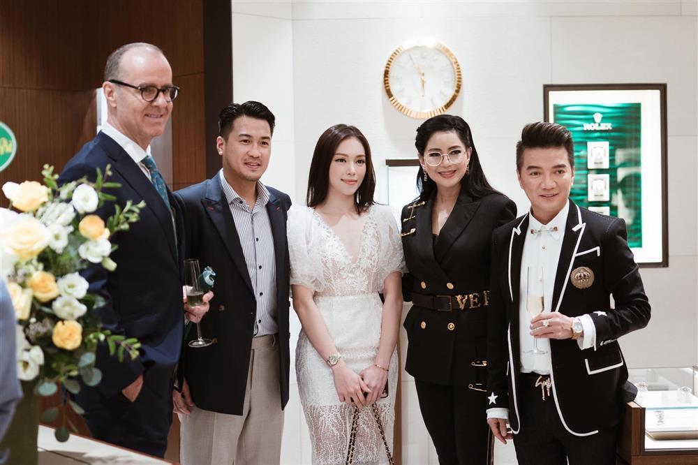 Linh Rin từ đầy tàn nhang đến mặt mộc trắng bóc không tì vết-10