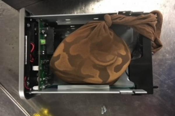 Để hành khách tiểu tiện vào người ngồi cạnh, hãng bay gặp rắc rối-3