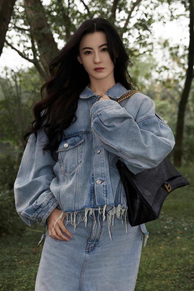 Trương Bá Chi tái hôn, nửa kia là MC kém 9 tuổi?-1