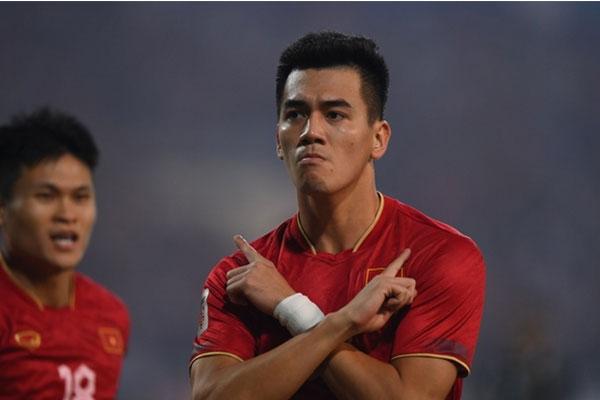 Bồ hot girl gọi Tiến Linh bằng tên thân thiết, Hoàng Đức tỏ thái độ-5