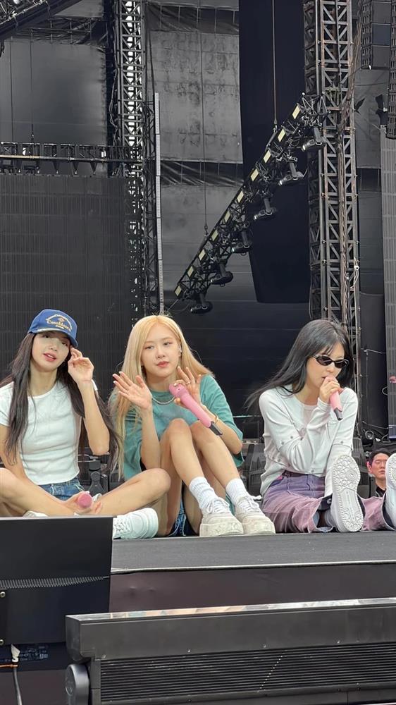 Về quê nhà biểu diễn nhưng Lisa mờ nhạt toàn tập trước Jennie?-3