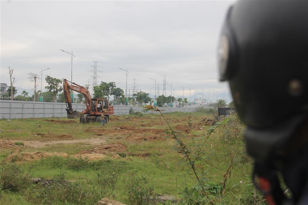 Sau vụ bé Hạo Nam, Đà Nẵng phát hiện ma trận trụ bê tông há mồm-11