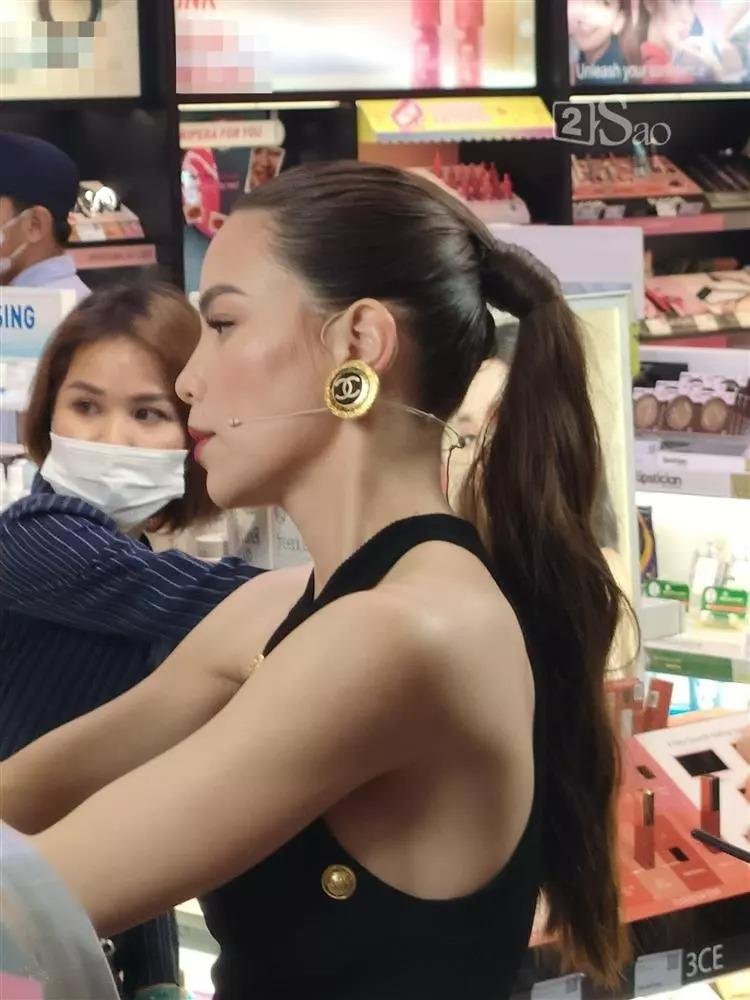 Bất ngờ nhan sắc Hồ Ngọc Hà trong ảnh bị tag-11