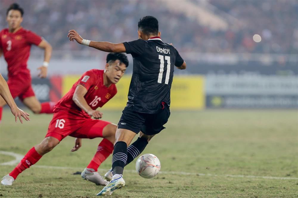Các ngôi sao Indonesia bế tắc, liên tục chơi xấu tuyển Việt Nam-7