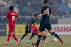 Các ngôi sao Indonesia bế tắc, liên tục chơi xấu tuyển Việt Nam