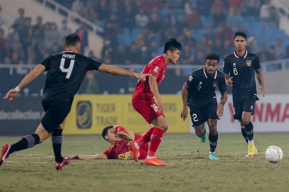 Các ngôi sao Indonesia bế tắc, liên tục chơi xấu tuyển Việt Nam-12