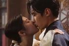 Nam chính Lee Jae Wook nói gì về cảnh hôn đang hot trong 'Hoàn Hồn 2'