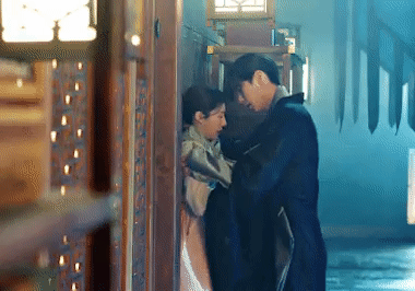 Nam chính Lee Jae Wook nói gì về cảnh hôn đang hot trong Hoàn Hồn 2-3