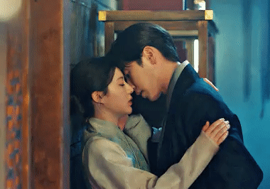 Nam chính Lee Jae Wook nói gì về cảnh hôn đang hot trong Hoàn Hồn 2-4