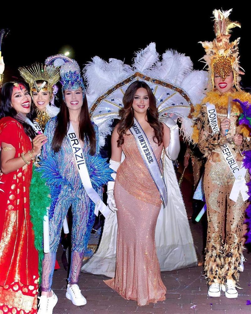 Miss Universe 2021 bị dìm hàng với đầm sến sẩm, lộ body phát tướng-8