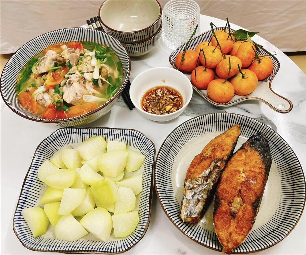 Vợ chiều chồng bằng mâm cơm 2 người tươm tất, ngon hết nấc-6