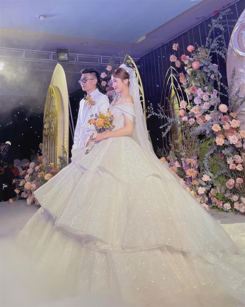 Tiktoker Lê Thị Khánh Huyền chi đậm cho 6 váy cưới khi lấy thiếu gia Bụt-1