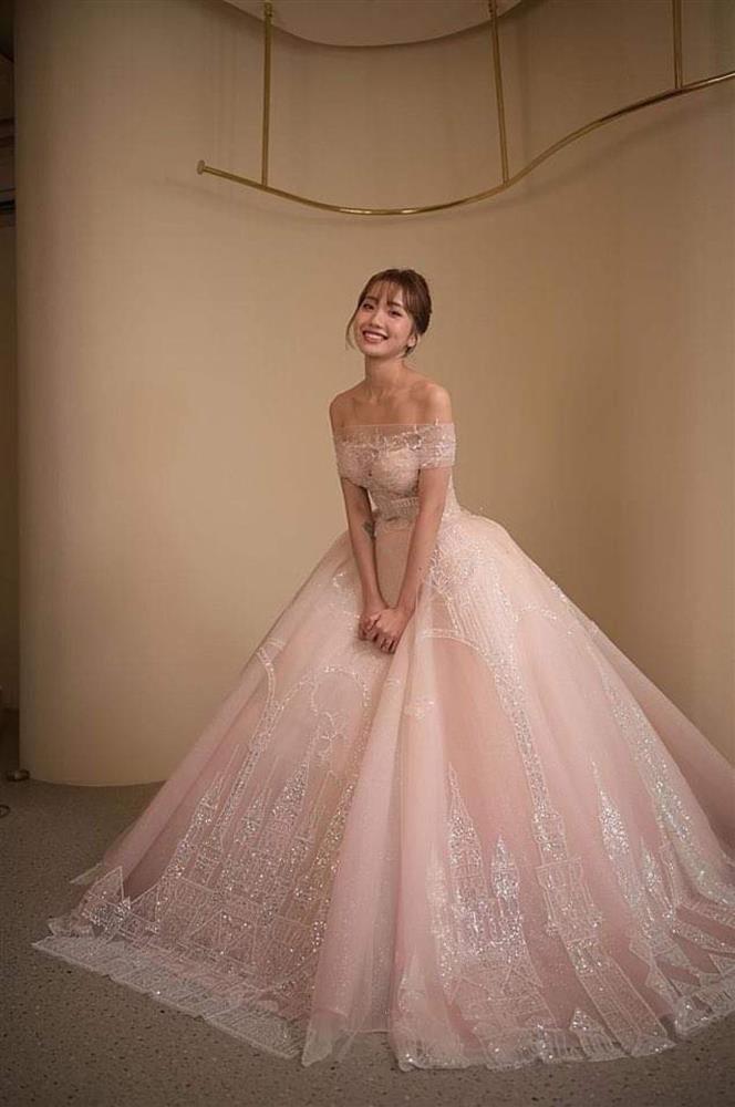 Tiktoker Lê Thị Khánh Huyền chi đậm cho 6 váy cưới khi lấy thiếu gia Bụt-4