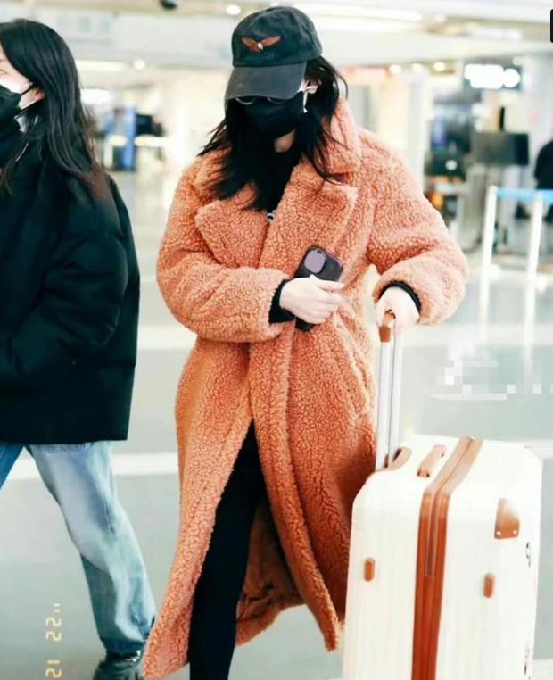 Chấn động nghi vấn Địch Lệ Nhiệt Ba mang thai với Hoàng Cảnh Du-4