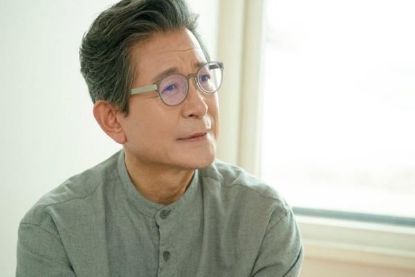 Sau nửa năm đuổi con gái đi, bố tôi nay đã ân hận muốn đón về-1