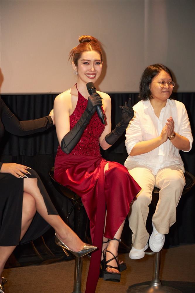 Thúy Ngân phải quay cảnh hôn Trương Thế Vinh nhiều lần-2