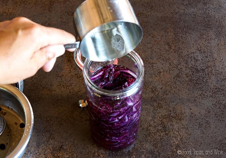 Ngày Tết làm bắp cải tím ngâm chua vừa đẹp vừa chống ngán-5