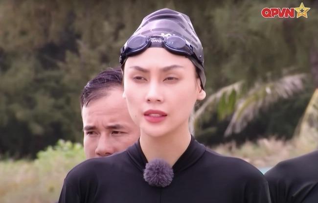 Sau Kỳ Duyên, Mai Âm Nhạc nhập ngũ gây tranh cãi vì trang điểm lố-3