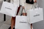 Chanel tăng giá: Minh tinh 'chị Tư' bán túi cũ đủ lo vụ ly hôn triệu đô