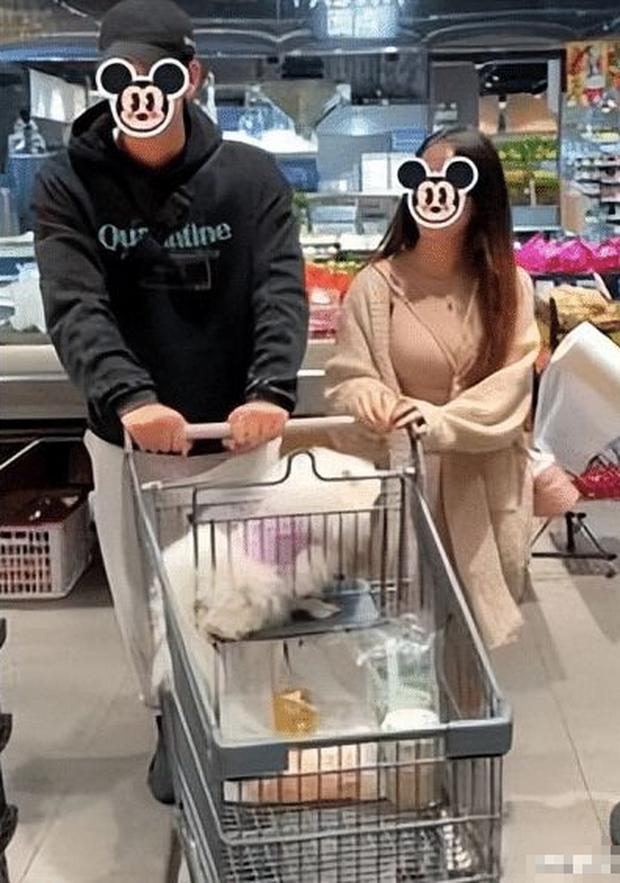 Cô gái bị bỏ rơi ngay buổi đầu gặp mặt vì thói quen mua sắm-1