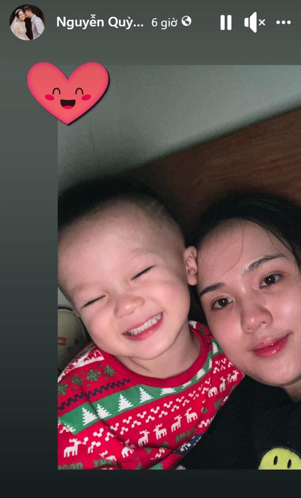 Vợ Đỗ Duy Mạnh lộ ảnh xuề xòa, khác hẳn hình trên mạng-1