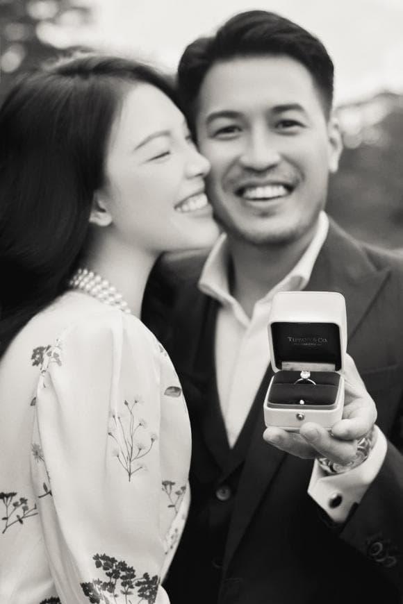 Tiệc kỷ niệm 1 năm đính hôn ngọt ngào Phillip Nguyễn và Linh Rin-1