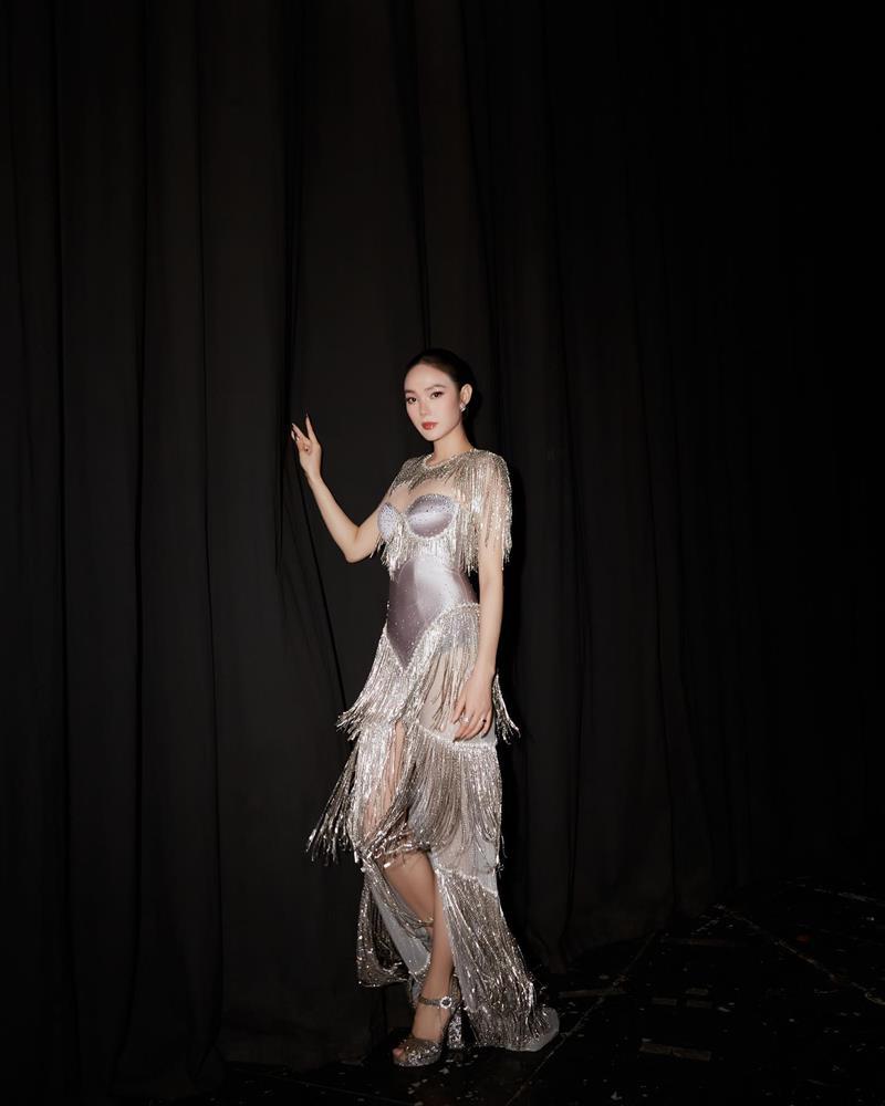 Minh Hằng bị nghi mang bầu 3 tháng vì vòng 2 lùm lùm bất thường-8