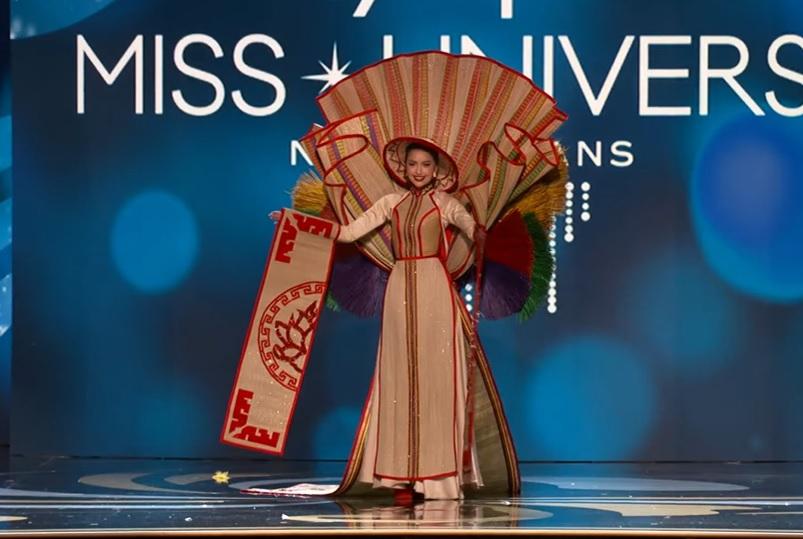 Ngọc Châu thi quốc phục Miss Universe, nhận lời khen visual-3