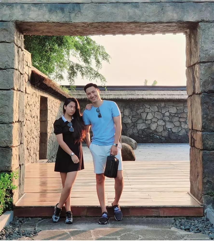 Con gái Mạnh Trường phổng phao tuổi 13, như anh em với bố-6