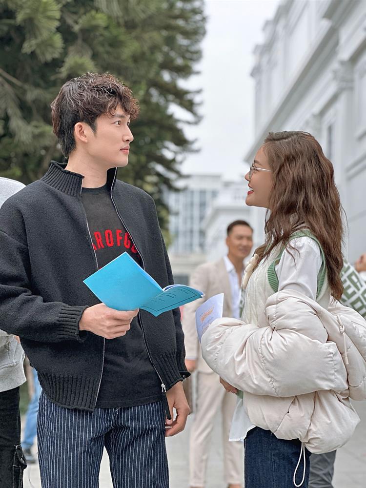 Cô em trời hành Thùy Anh tái xuất thành gái ngoan bên Mạnh Trường, Đình Tú-6