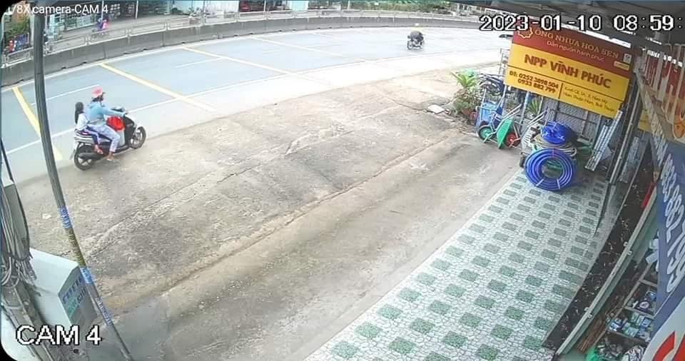Xuất hiện kẻ bắt cóc học sinh trước cổng trường ở Bình Thuận-2