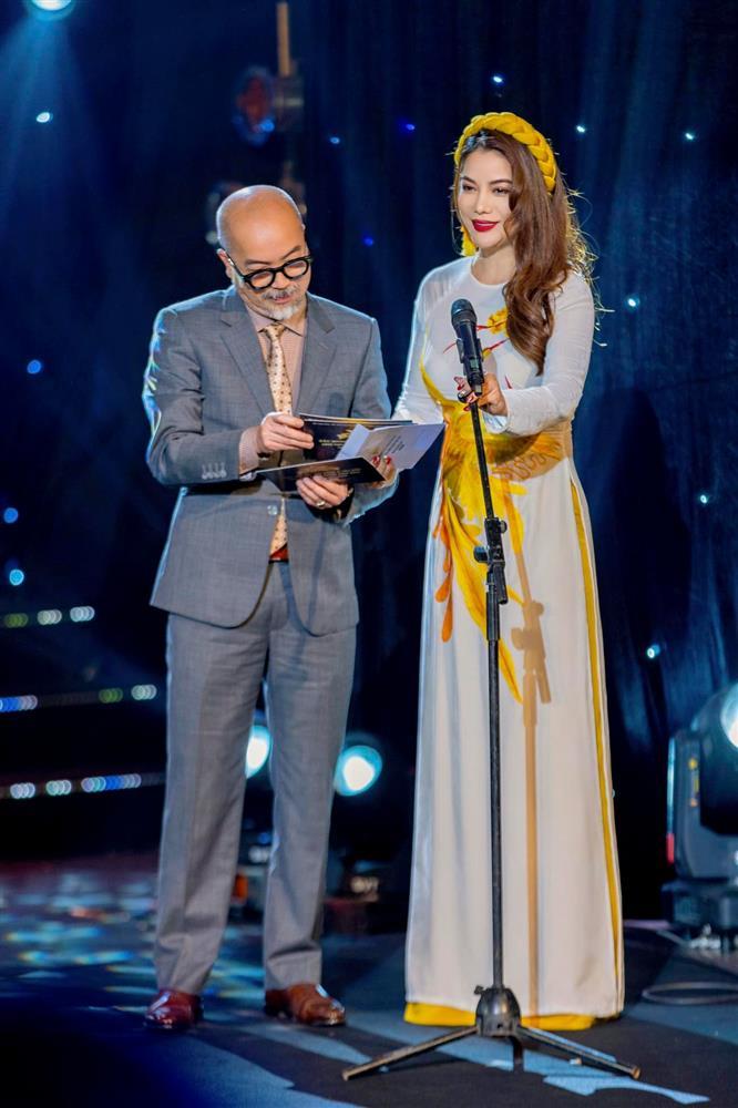 Con gái Trương Ngọc Ánh mặc áo dài đôi với mẹ, dung nhan hệt bố-7