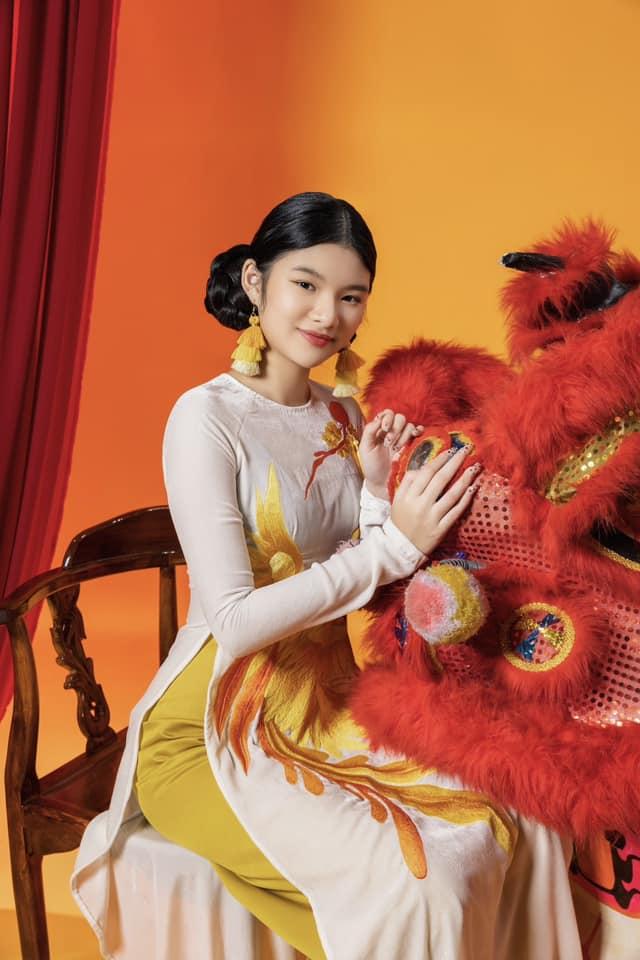 Con gái Trương Ngọc Ánh mặc áo dài đôi với mẹ, dung nhan hệt bố-3