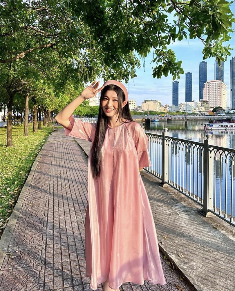 Học Hà Tăng, Thanh Hằng mix đồ chơi Tết rực rỡ sắc màu-6