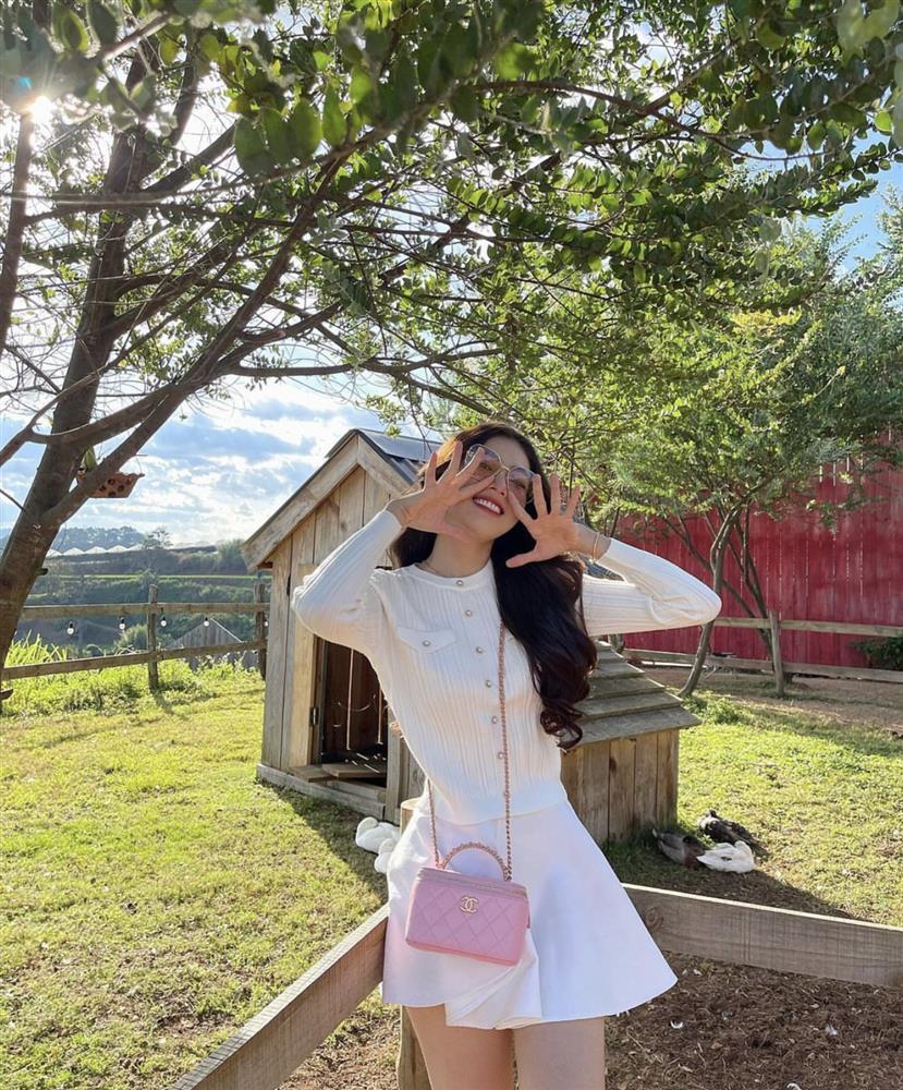 Học Hà Tăng, Thanh Hằng mix đồ chơi Tết rực rỡ sắc màu-7