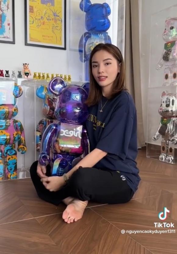 Kỳ Duyên mạnh tay chi 28 triệu mua Bearbrick-3